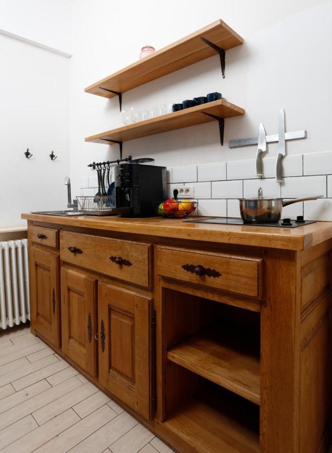 Classy 2 Bedroom Apartment In City Center Bukarest Kültér fotó