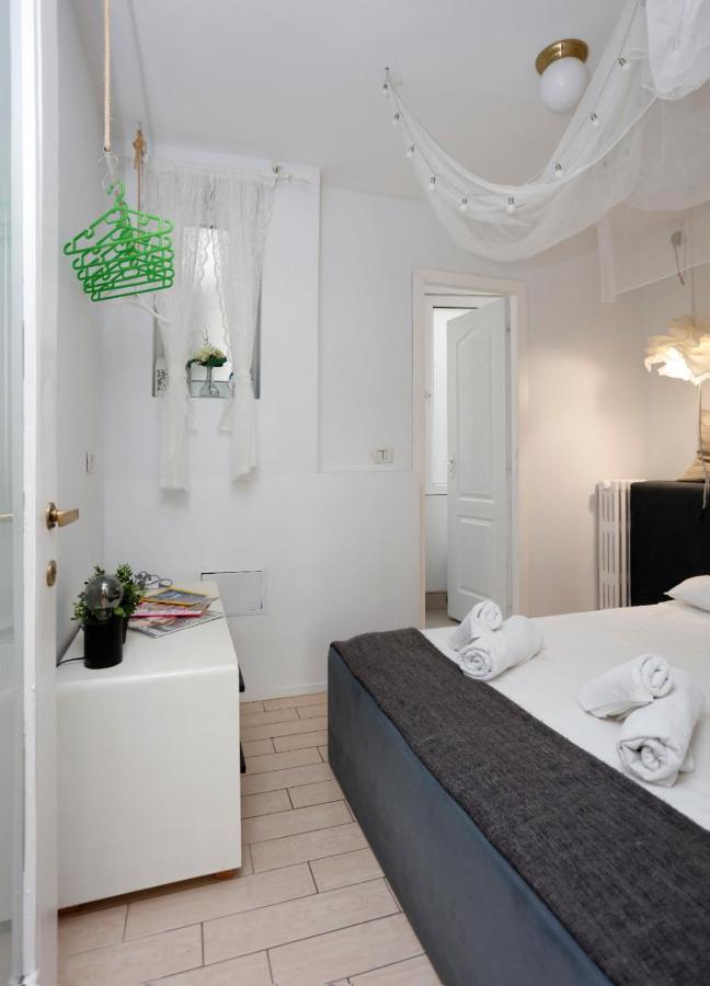 Classy 2 Bedroom Apartment In City Center Bukarest Kültér fotó