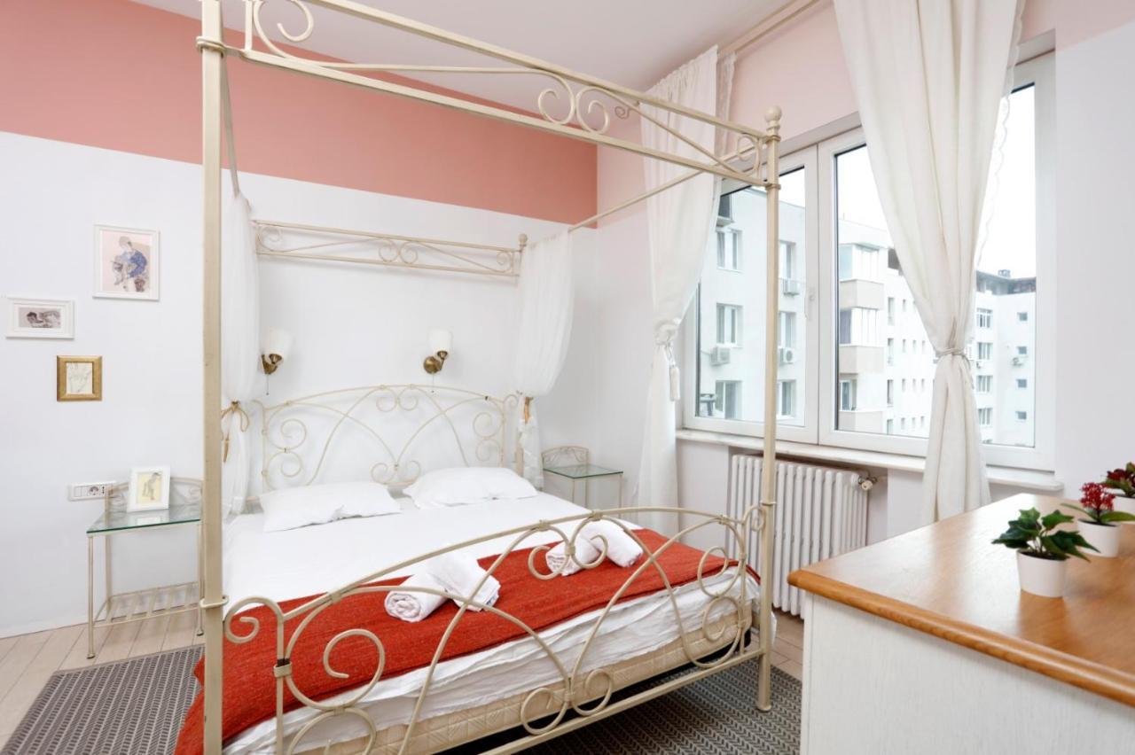 Classy 2 Bedroom Apartment In City Center Bukarest Kültér fotó