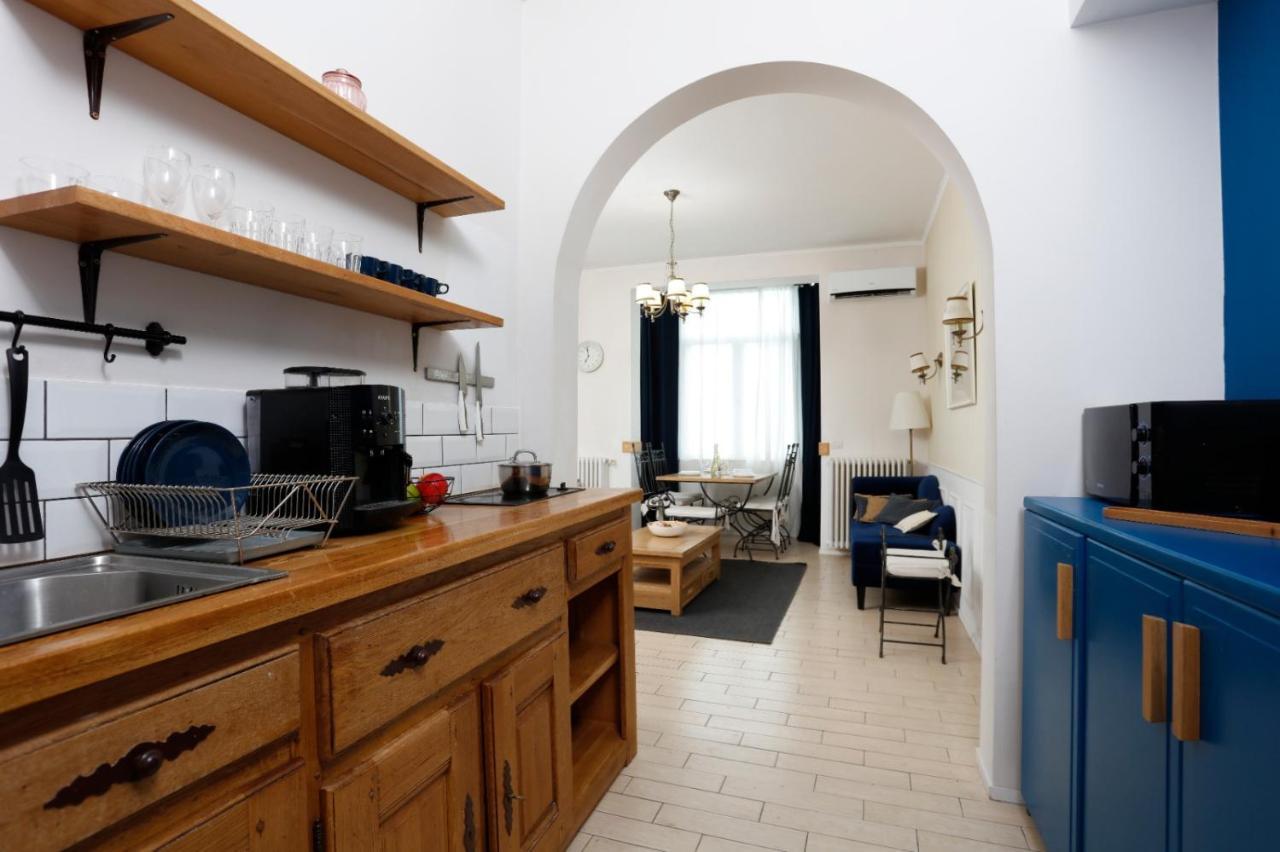 Classy 2 Bedroom Apartment In City Center Bukarest Kültér fotó